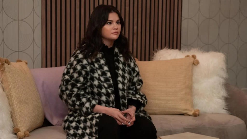 Selena Gomez and Hailey Biebers Instagram Unfollowing Sparks New Round of Speculation