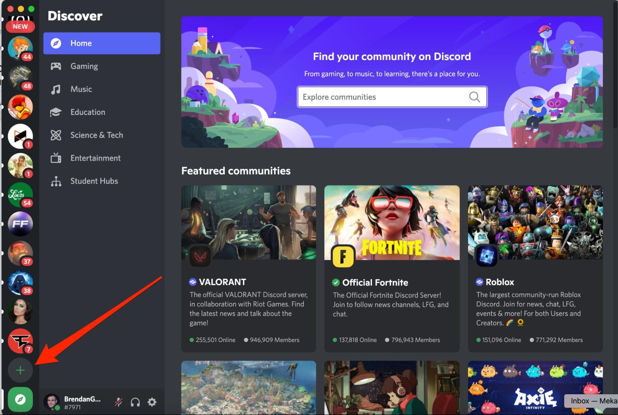 Screenshot of Discord's homepage with an arrow showing where to click to create a new server