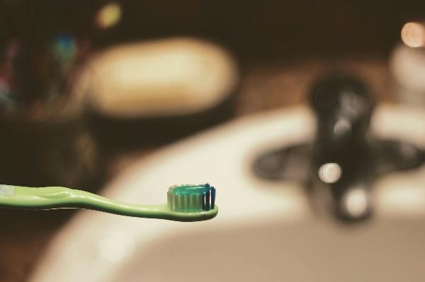Crystal Clear: Hydroxyapatite Toothpaste Protection